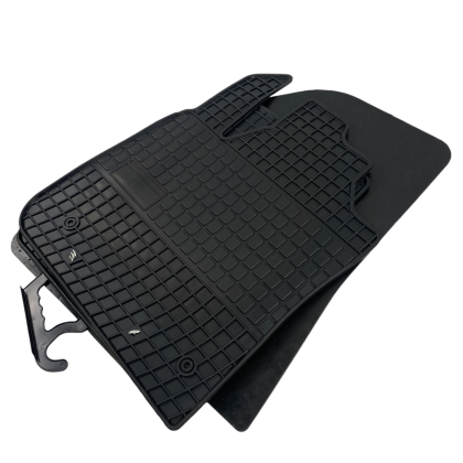 Стелки за DACIA SANDERO GEN I B90 (2008-2012) GEN II B52 (2012-2020) GEN III DJF (2020+) - гумени и мокетни на склад | BK Tuning - Автоаксесоари